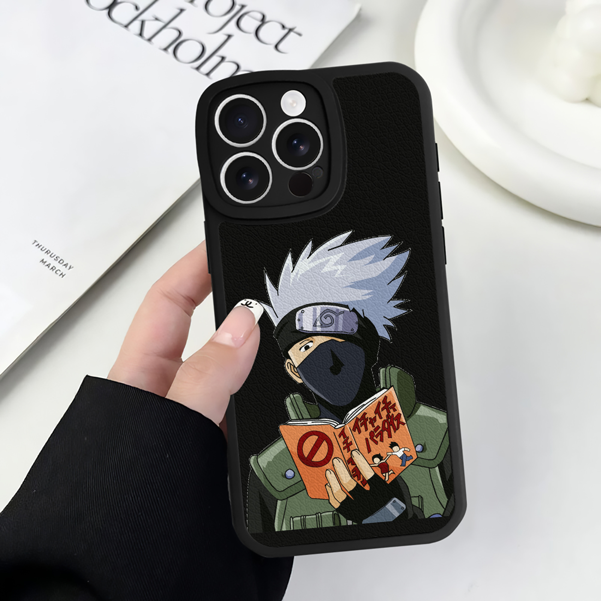 （画像用） NARUTO -ナルト- はたけ カカシ Hatake Kakashi 【iPhone 16シリーズ対応】シリコンスマホケース（レザー調） 材質：シリコン